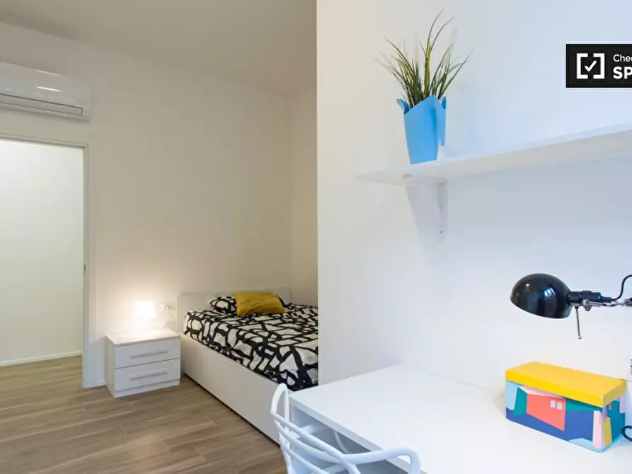 Immagine 3 di Camera condivisa in affitto  in Via Alessandro Milesi a Milano