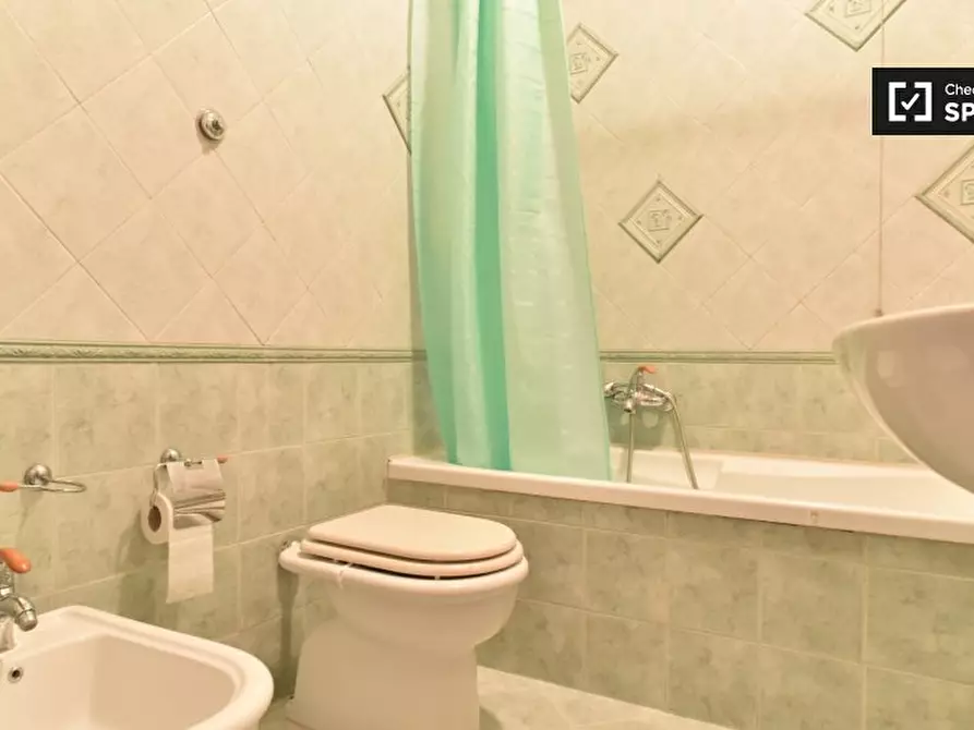 Immagine 7 di Camera condivisa in affitto  in Via Tullio Garbari, 00125 Roma RM, Italy a Roma