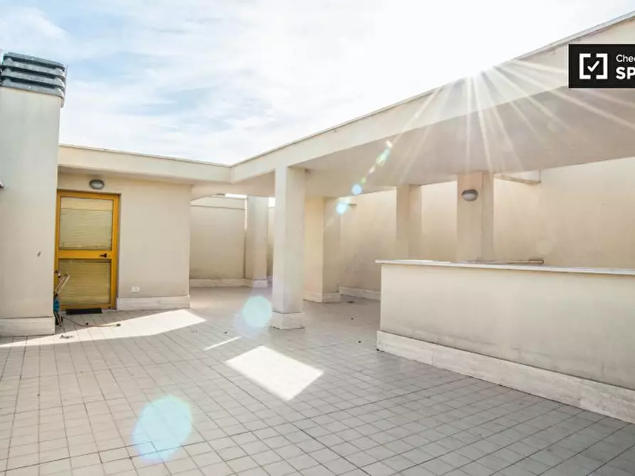 Immagine 10 di Camera condivisa in affitto  in Via Achille Capizzano a Roma