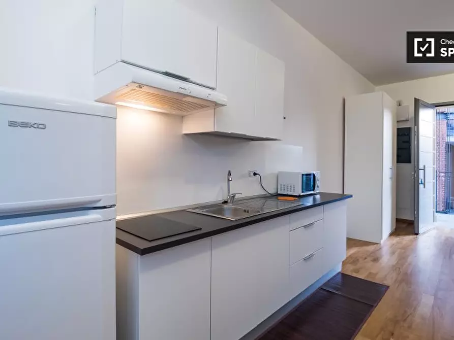 Immagine 3 di Ufficio in affitto  in Via Enrico Cosenz a Milano