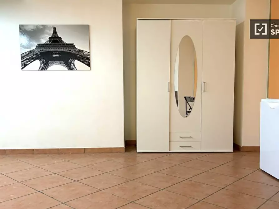 Immagine 4 di Camera condivisa in affitto  in Via Alessandro Brisse a Roma