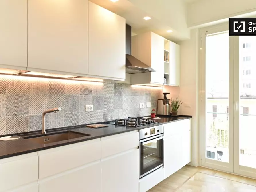 Immagine 6 di Appartamento in affitto  in Via Fra Mauro a Roma