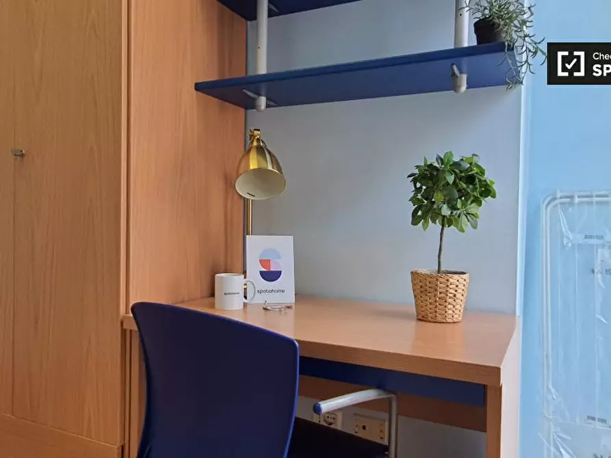 Immagine 2 di Camera condivisa in affitto  in Via Anton Giulio Barrili a Milano