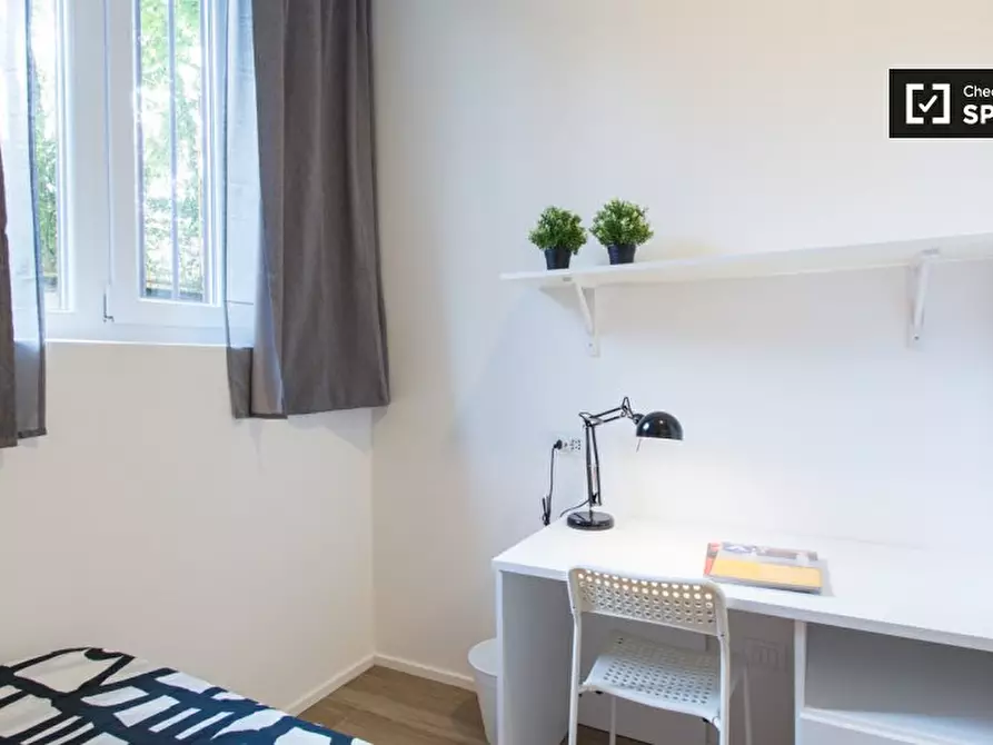 Immagine 3 di Camera condivisa in affitto  in Via Alessandro Milesi a Milano