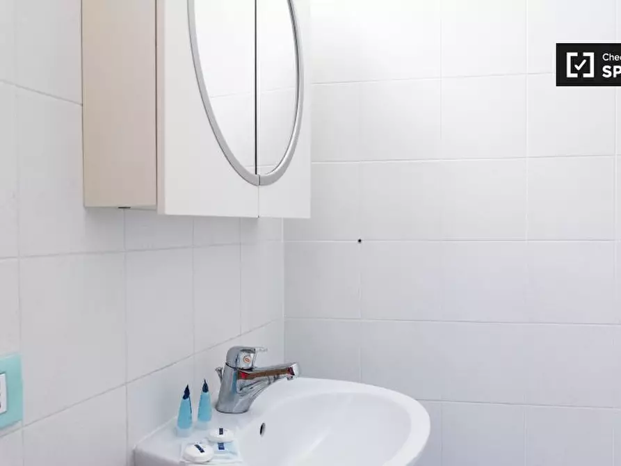 Immagine 13 di Appartamento in affitto  in Via Guido Guinizelli a Roma