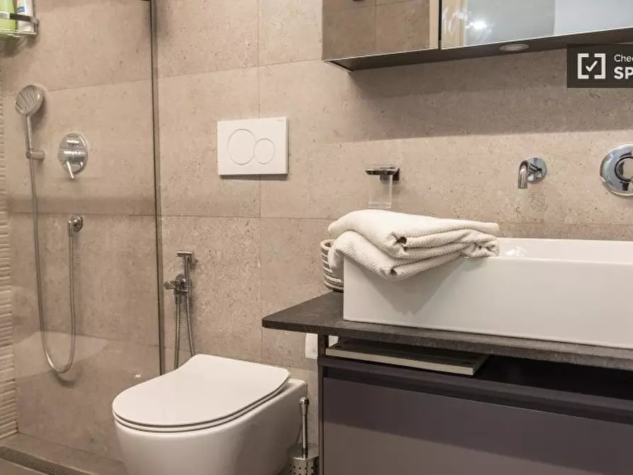 Immagine 14 di Appartamento in affitto  in Via Ugo Bartolomei a Roma