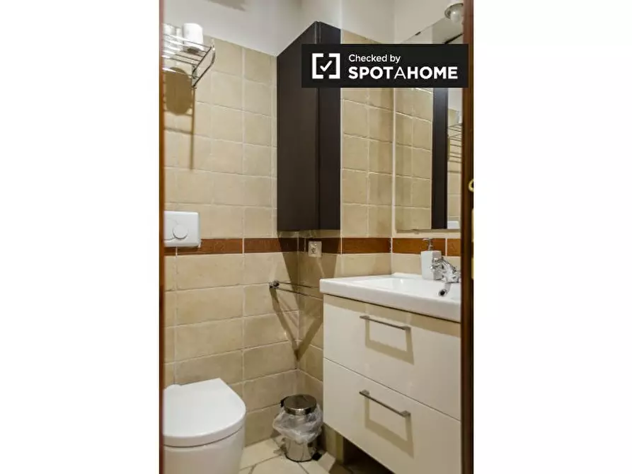 Immagine 6 di Camera condivisa in affitto  in Via Cincinnato, 00175 Roma RM, Italy a Roma