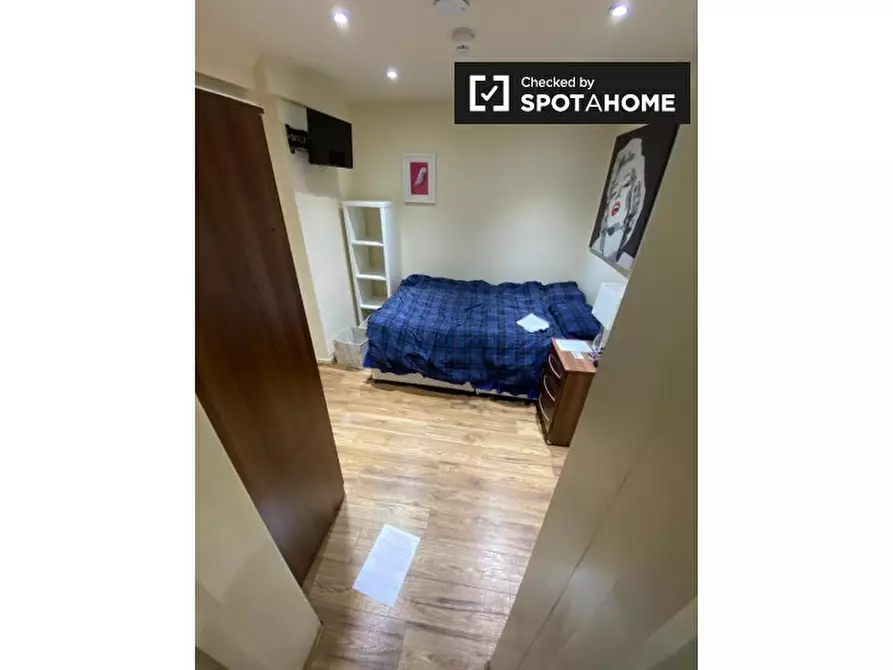 Immagine 1 di Ufficio in affitto  a Brent