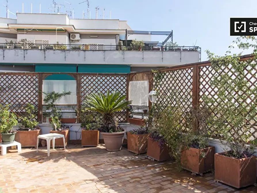 Immagine 15 di Camera condivisa in affitto  in Viale Somalia a Roma