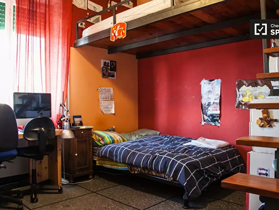 Immagine 2 di Camera condivisa in affitto  in Piazza di Villa Fiorelli a Roma