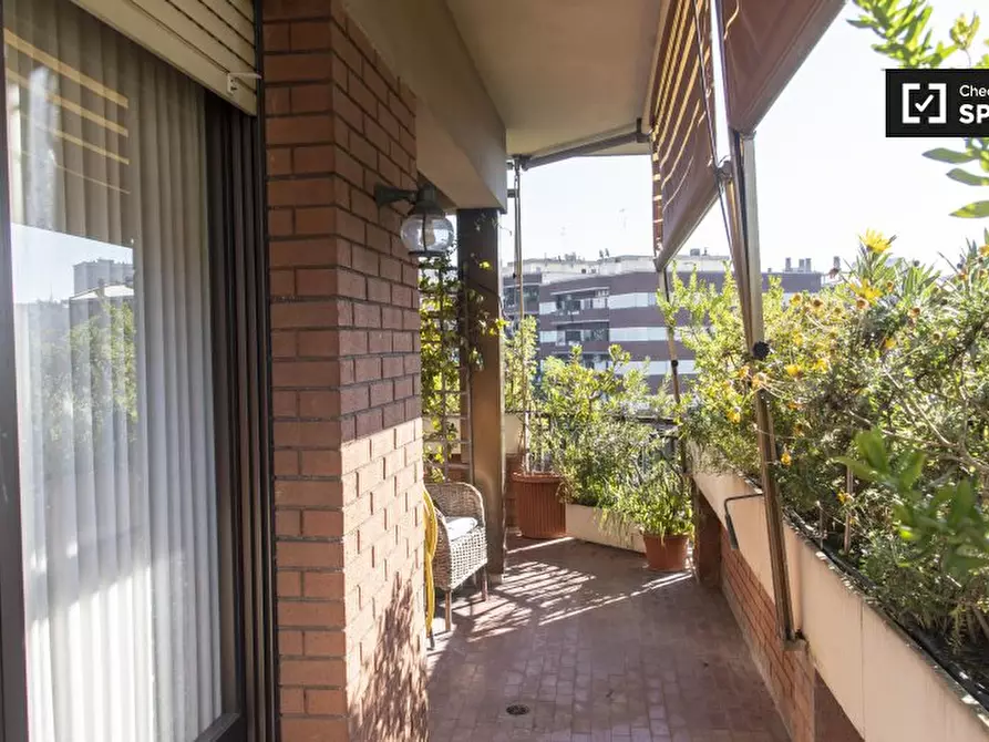 Immagine 11 di Camera condivisa in affitto  in Viale Cesare Pavese a Roma