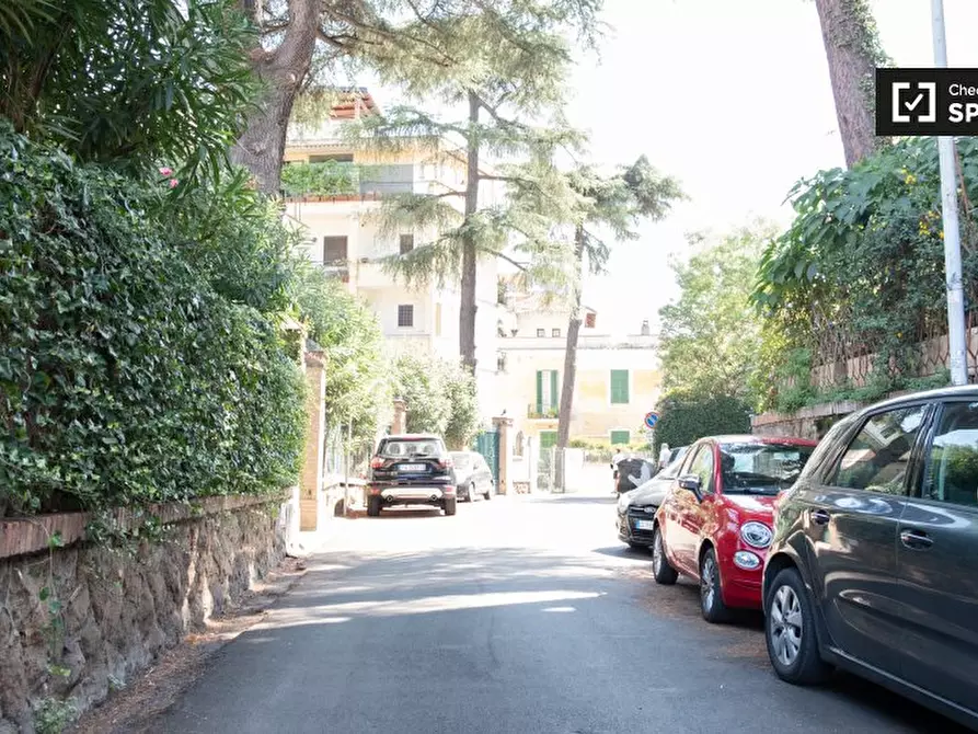 Immagine 17 di Appartamento in affitto  in Via dei Giovi a Roma