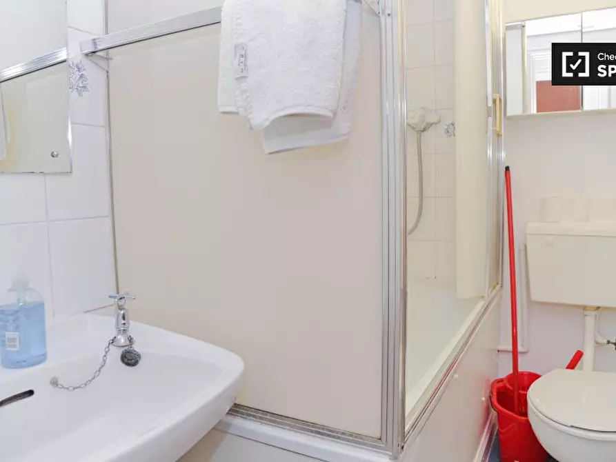 Immagine 11 di Ufficio in affitto  in GF St Anns Villas a Kensington