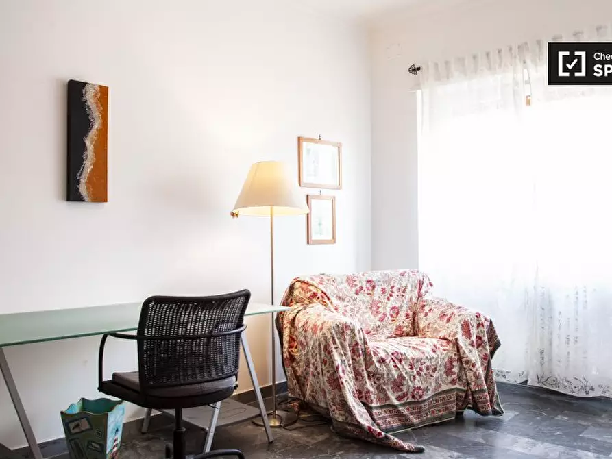 Immagine 2 di Camera condivisa in affitto  in Via Pietro Mengoli a Roma