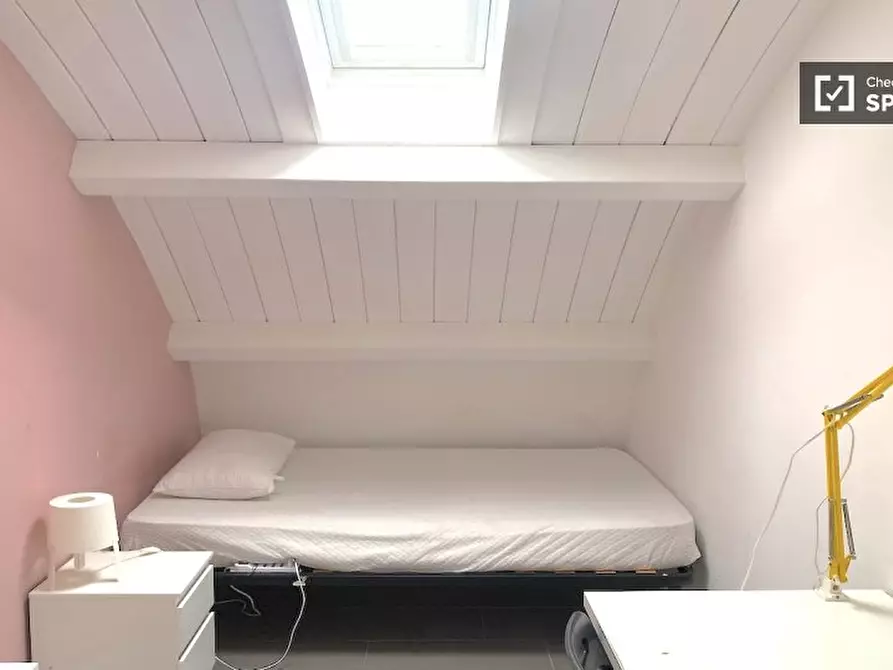 Immagine 5 di Camera condivisa in affitto  in Via di Carcaricola a Roma