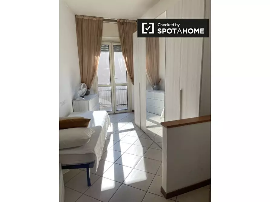 Immagine 4 di Camera condivisa in affitto  in Via Umberto Fogagnolo a Sesto San Giovanni