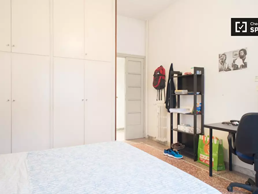 Immagine 3 di Camera condivisa in affitto  in Via Montebuono a Roma