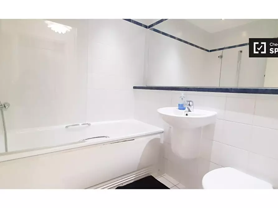 Immagine 5 di Appartamento in affitto  in Calderwood St a Eltham