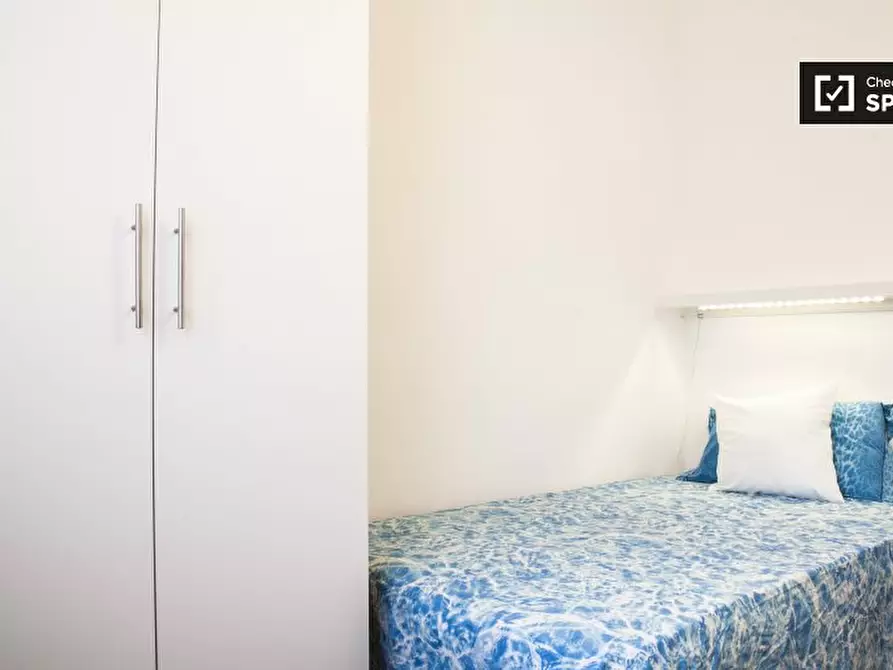 Immagine 2 di Camera condivisa in affitto  in Via Temistocle Calzecchi Onesti a Roma