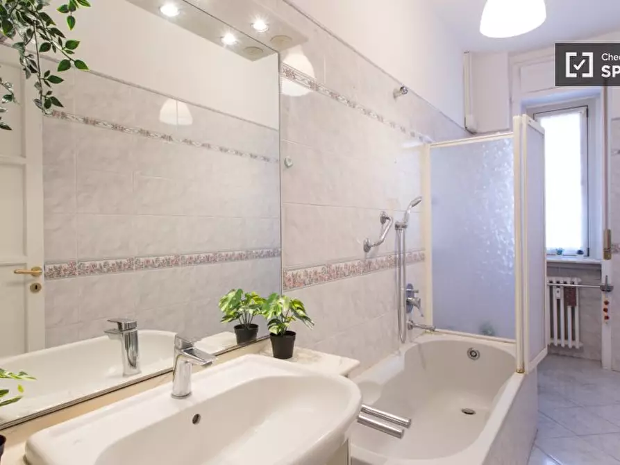 Immagine 12 di Camera condivisa in affitto  in Via Teodosio a Milano