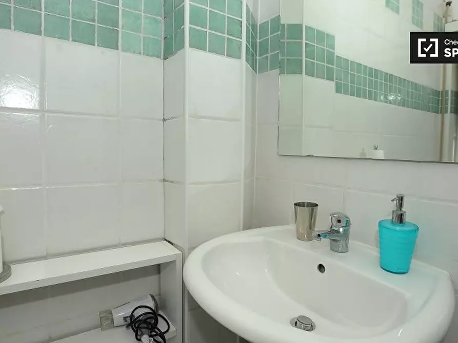 Immagine 5 di Camera condivisa in affitto  in Viale dell'Arte, 00144 Roma RM, Italy a Roma