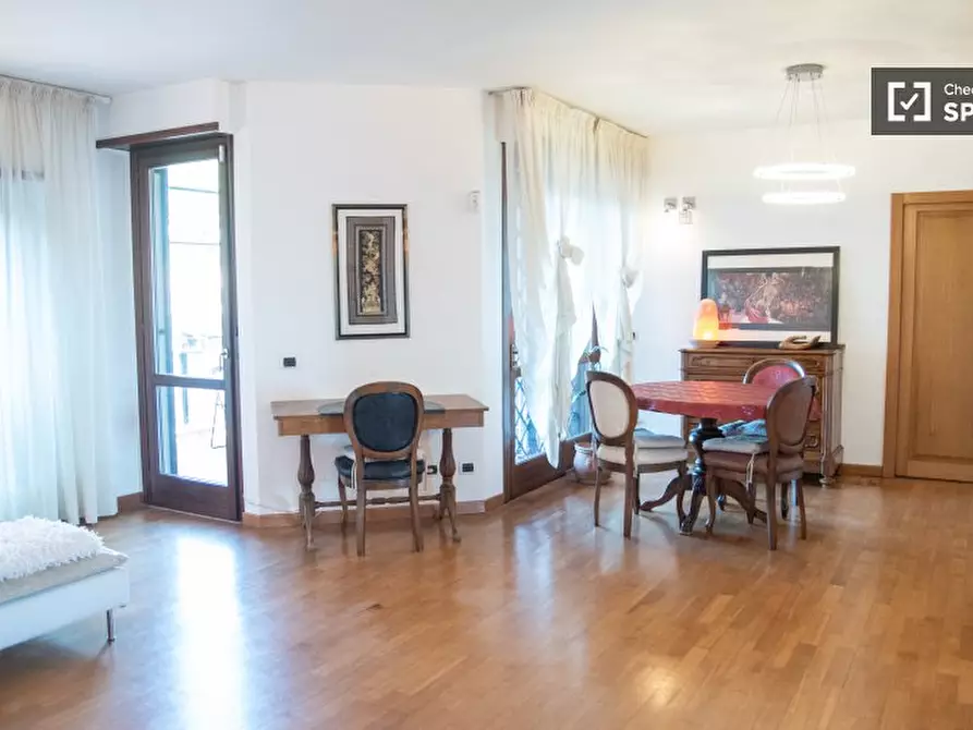 Immagine 19 di Camera condivisa in affitto  in Via Luigi Lilio a Roma