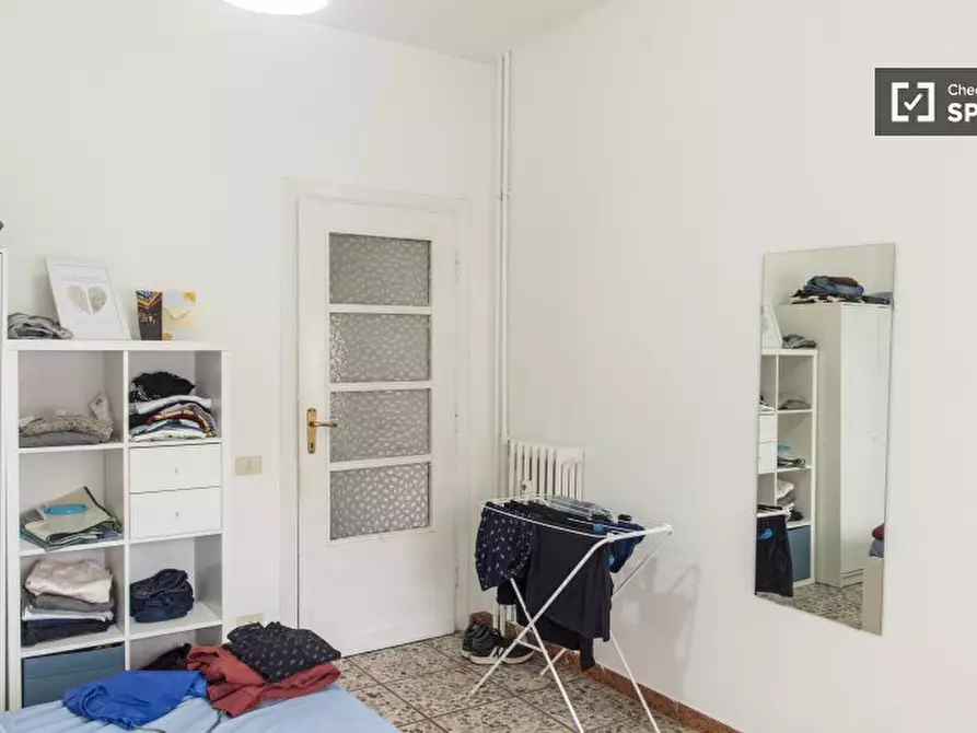 Immagine 3 di Camera condivisa in affitto  in Via Oderisi da Gubbio a Roma
