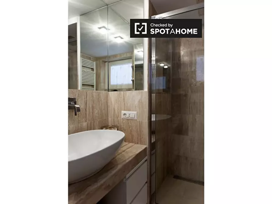 Immagine 19 di Camera condivisa in affitto  in Via Anite di Tegea a Roma