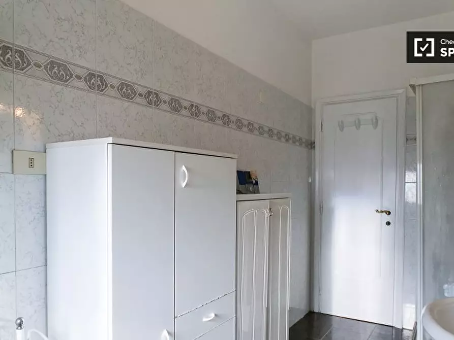 Immagine 16 di Camera condivisa in affitto  in Via Italo Carlo Falbo a Roma