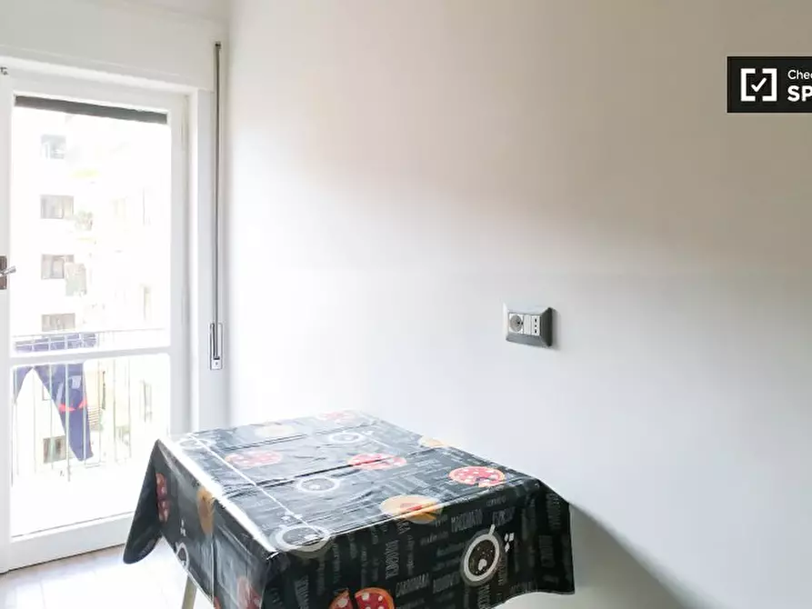 Immagine 6 di Camera condivisa in affitto  in Viale Giustiniano Imperatore a Roma