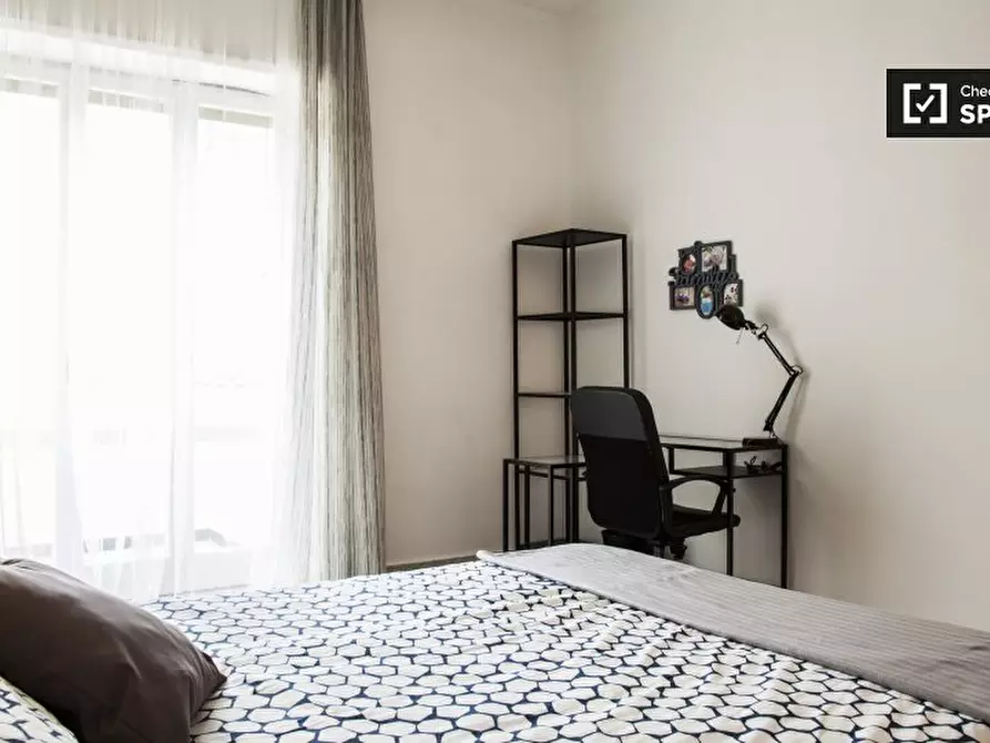 Immagine 3 di Camera condivisa in affitto  in Via Nemorense, 00198 Roma RM, Italy a Roma