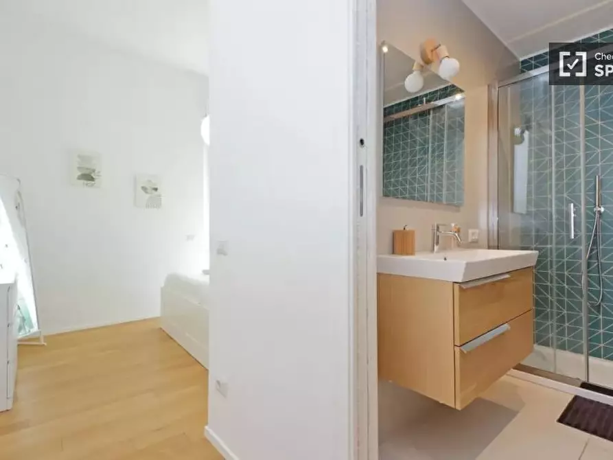 Immagine 17 di Appartamento in affitto  in Via Lorenzo il Magnifico a Roma