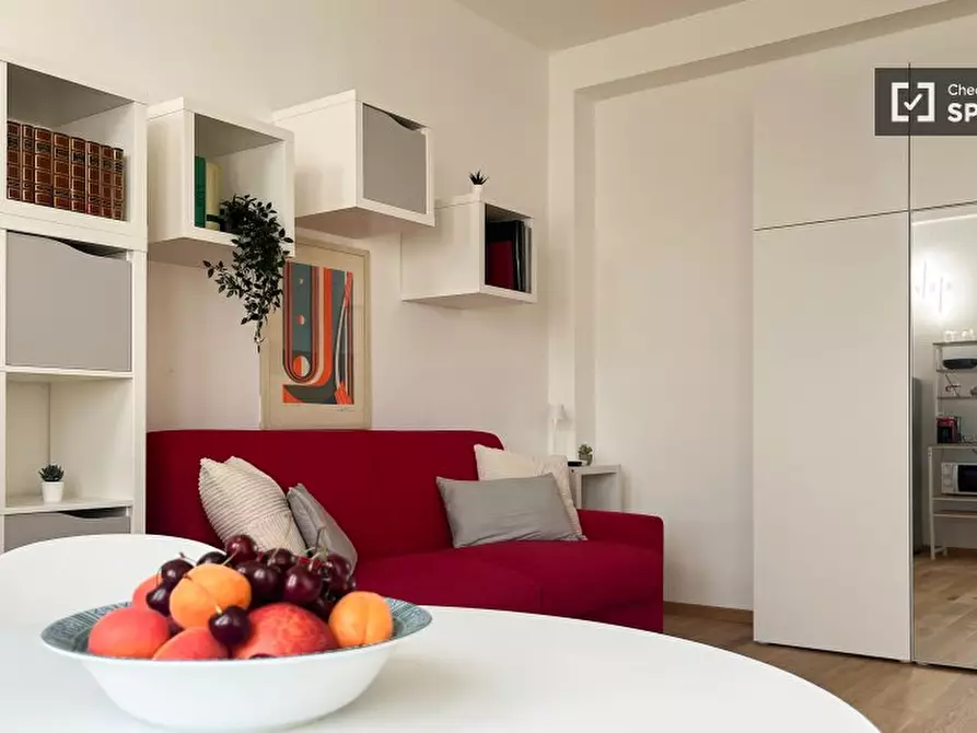 Immagine 1 di Ufficio in affitto  in Via dei Tulipani a Milano