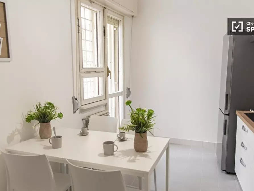 Immagine 9 di Camera condivisa in affitto  in Lungotevere di Pietra Papa a Roma