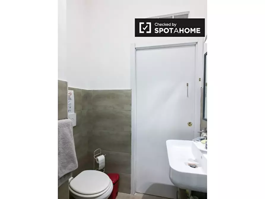 Immagine 9 di Camera condivisa in affitto  in Via Ettore Giovenale a Roma