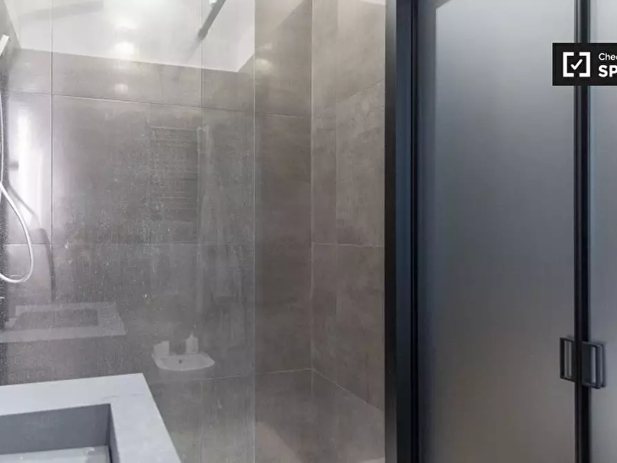 Immagine 11 di Camera condivisa in affitto  in Via Lima a Roma