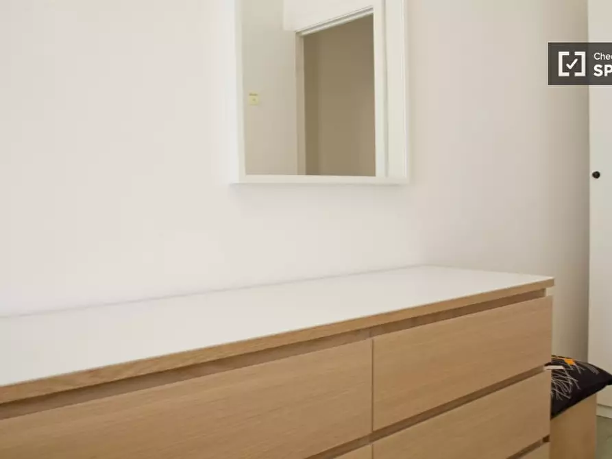 Immagine 4 di Camera condivisa in affitto  in Viale Libia a Roma