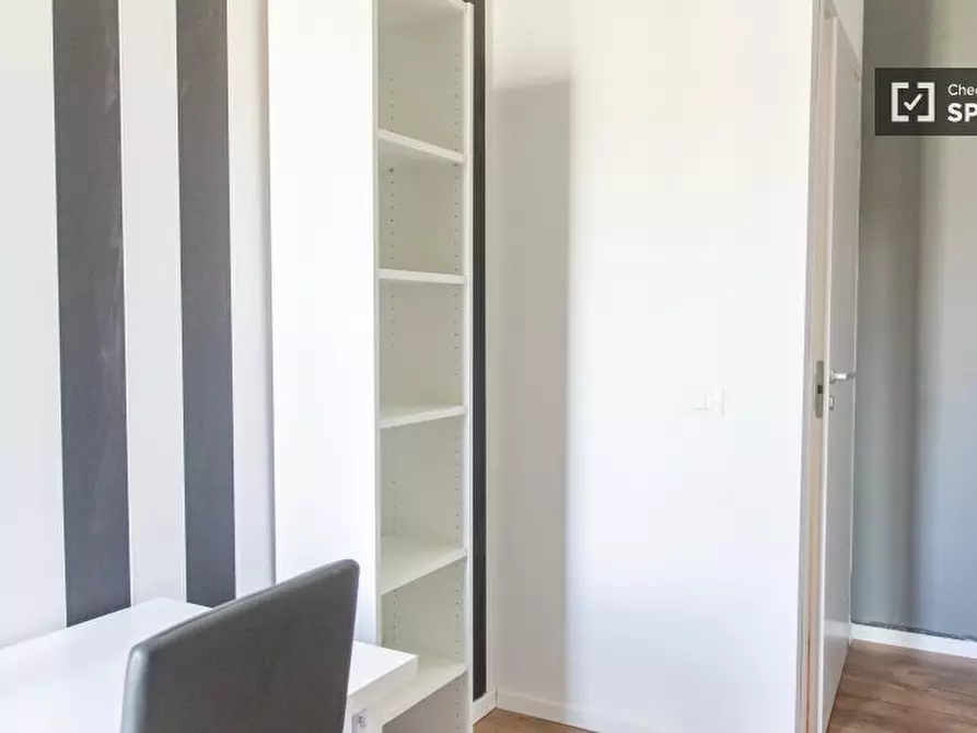 Immagine 4 di Camera condivisa in affitto  in Piazza Regina Margherita a Roma