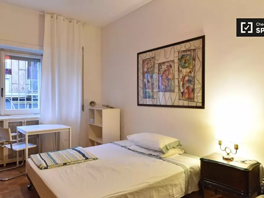 Immagine 4 di Camera condivisa in affitto  in Via Pietro Mascagni a Roma