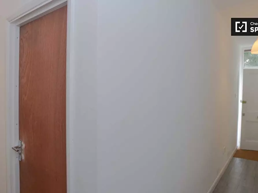 Immagine 15 di Camera condivisa in affitto  in Berriman Rd a Islington