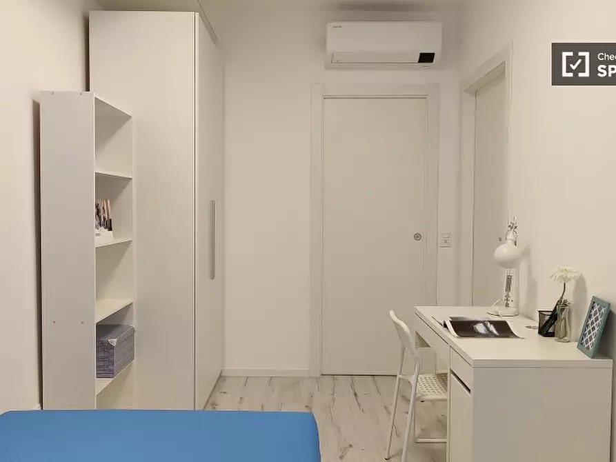 Immagine 2 di Camera condivisa in affitto  in Via Romolo Gessi a Milano