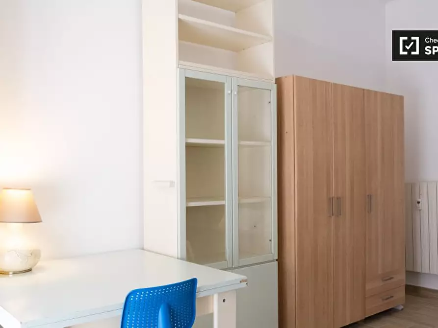 Immagine 4 di Camera condivisa in affitto  in Via dei Campani, 00185 Roma RM, Italy a Roma