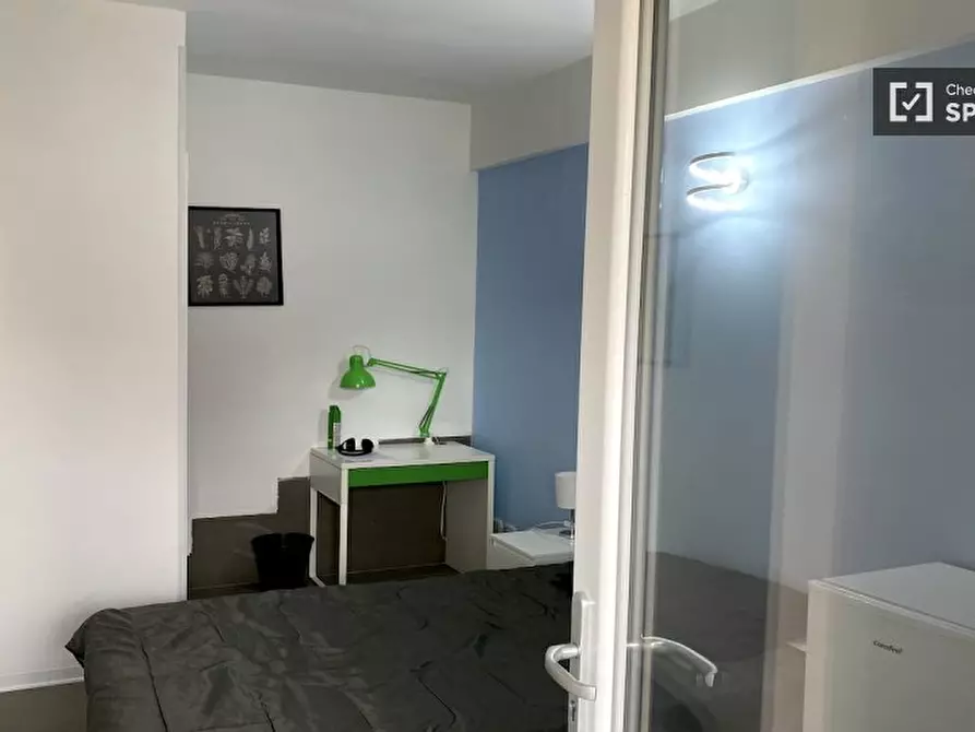 Immagine 1 di Camera condivisa in affitto  in Via di Carcaricola a Roma