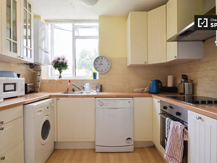 Immagine 5 di Camera condivisa in affitto  in Rayners Road a Wandsworth