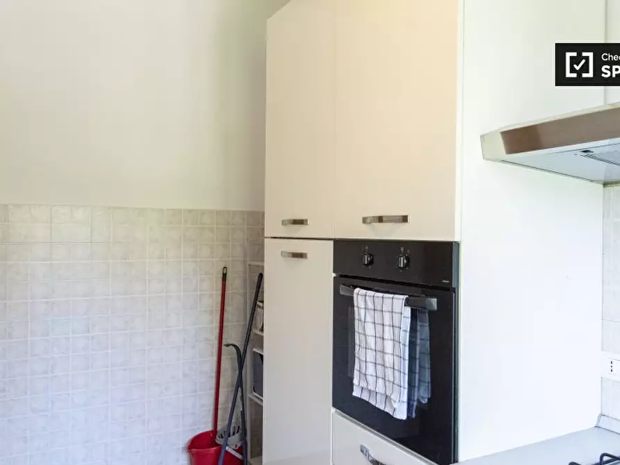 Immagine 10 di Camera condivisa in affitto  in Via Portuense a Roma