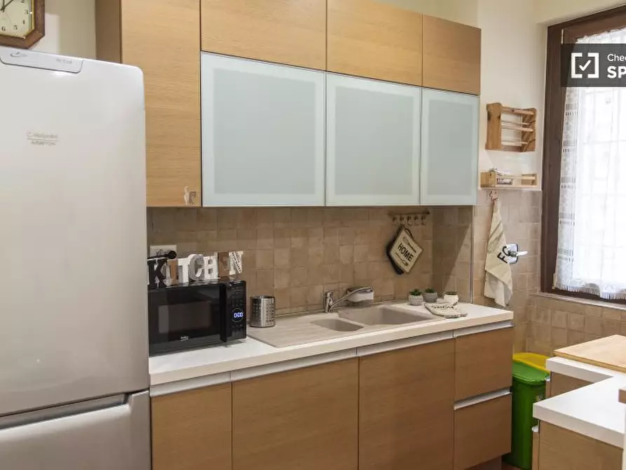 Immagine 17 di Camera condivisa in affitto  in Viale Ippocrate a Roma