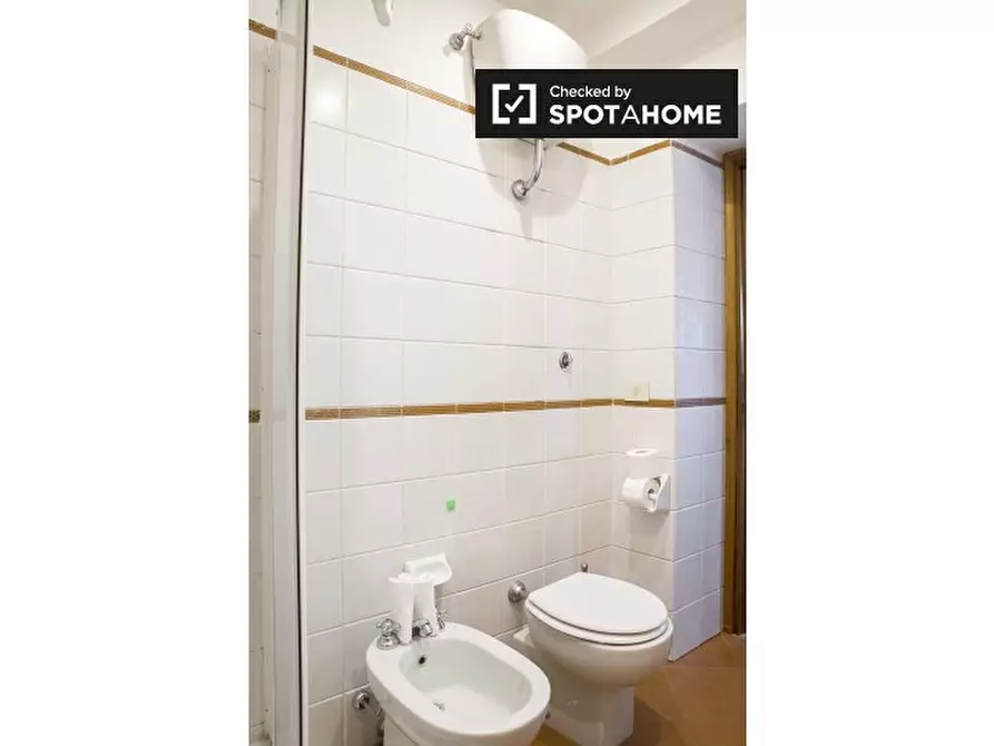 Immagine 11 di Appartamento in affitto  in Via Zucchelli a Roma