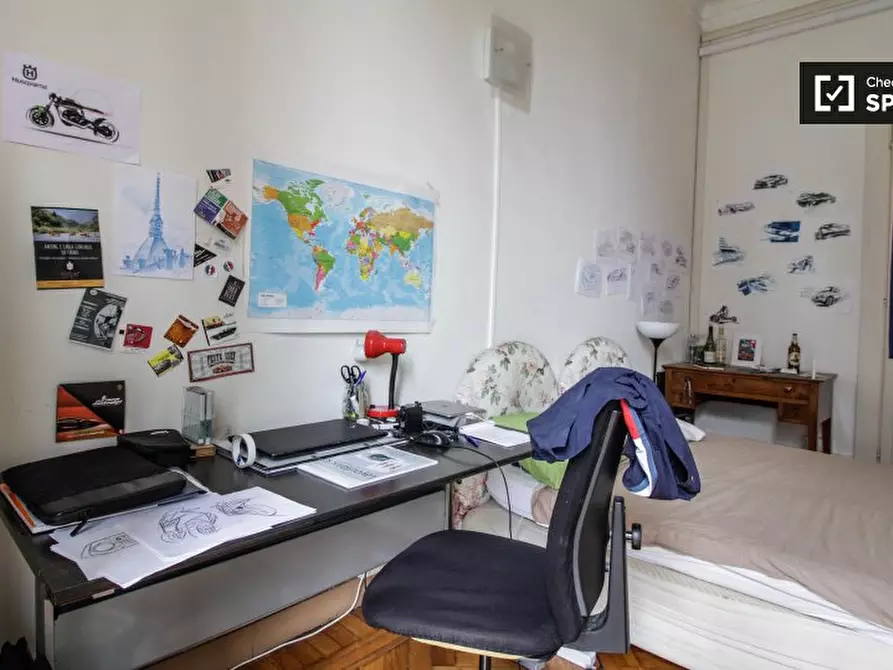 Immagine 2 di Camera condivisa in affitto  in Corso S. Maurizio a Torino