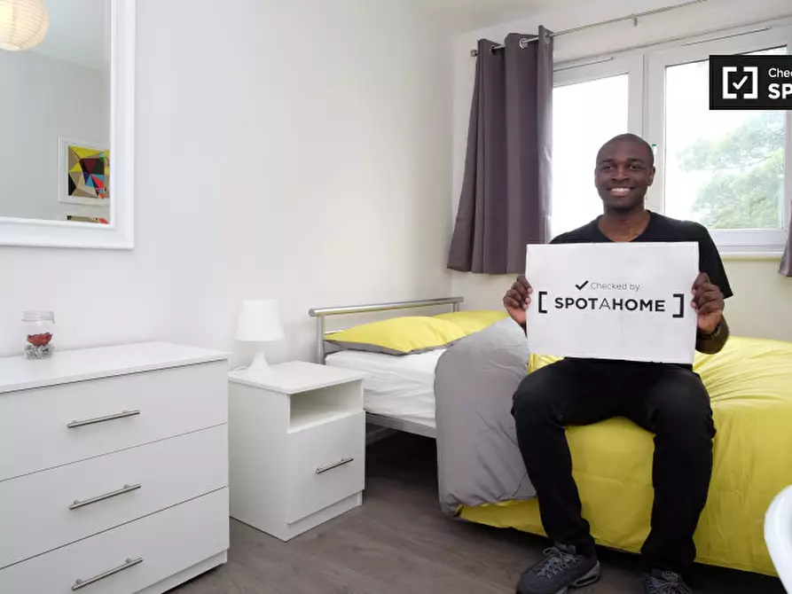 Immagine 4 di Camera condivisa in affitto  in Cambridge Heath Road a Poplar