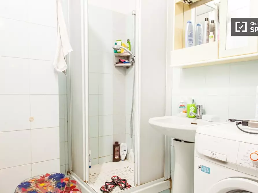 Immagine 9 di Camera condivisa in affitto  in Via Gaspare Gozzi a Roma